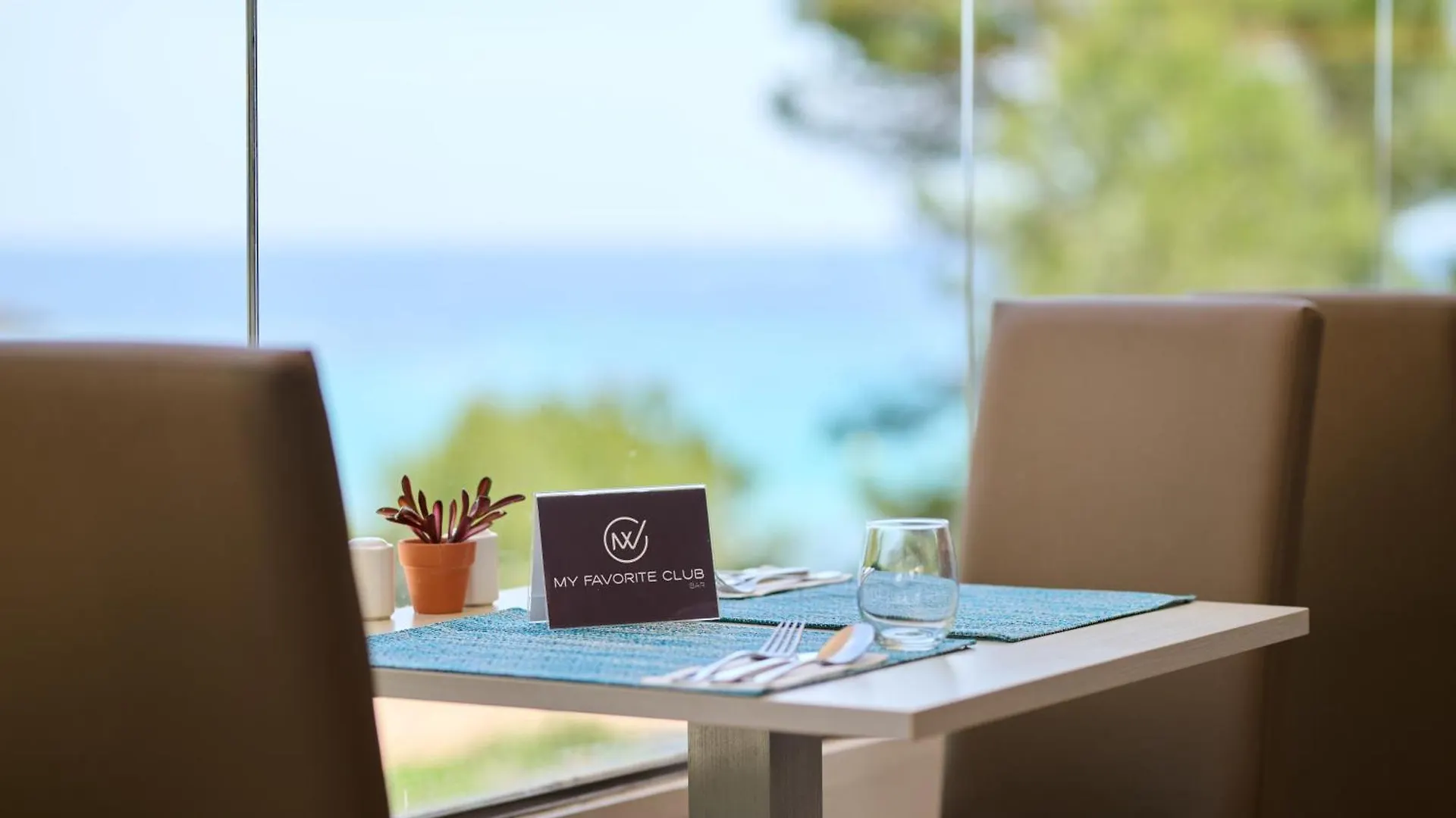 Hotel Aluasoul Carolina - Adults Only à Font de sa Cala Espagne